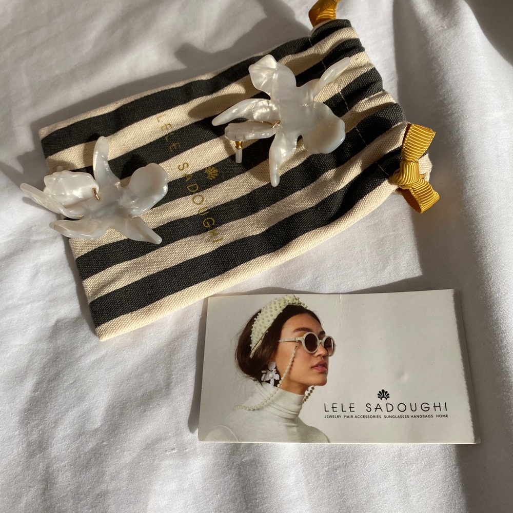 New Lele Sadoughi woman’s earrings